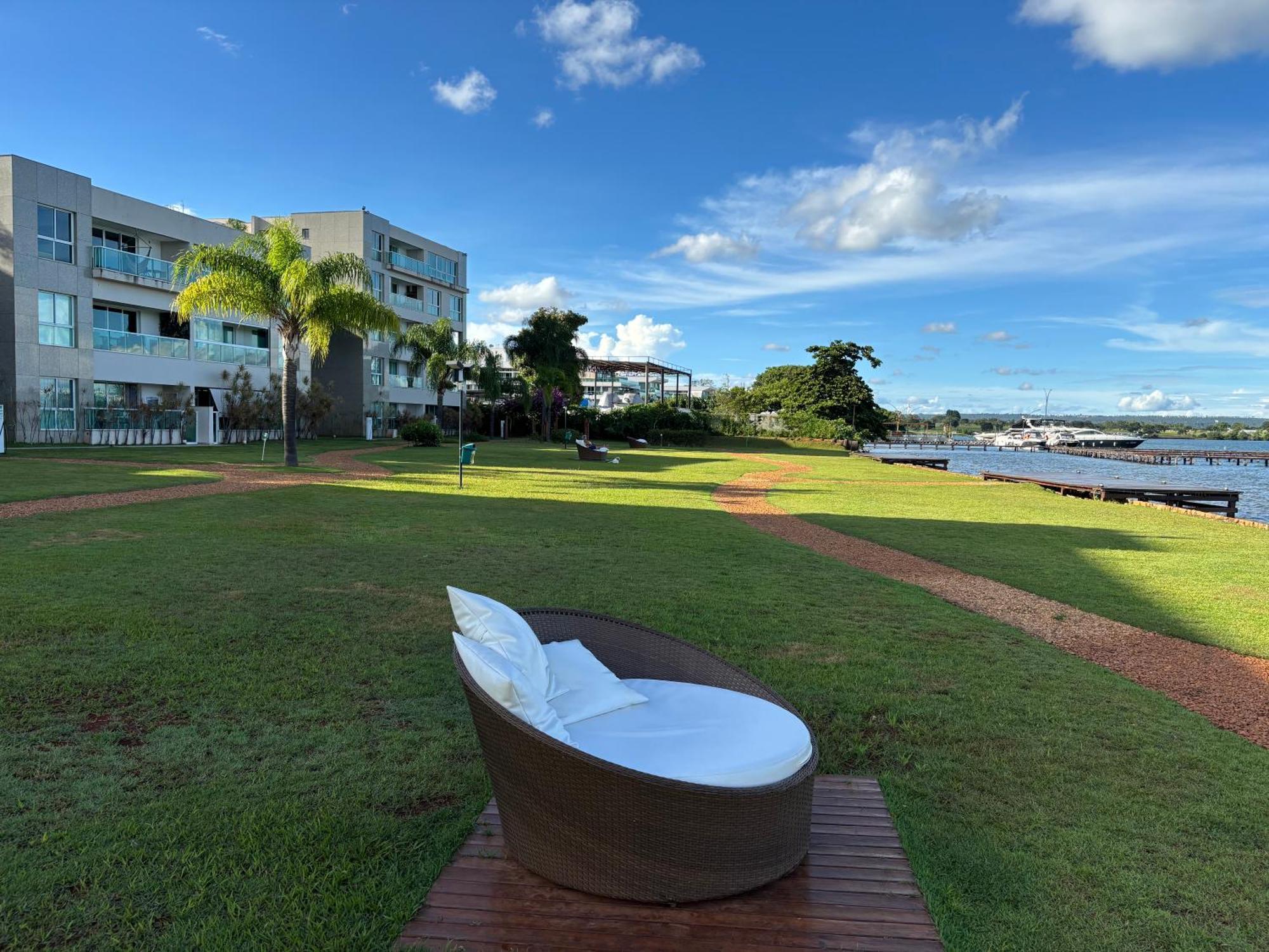 Em Brisas Do Resort *
